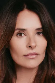 Patricia Vico as Anne in Tell Me Softly