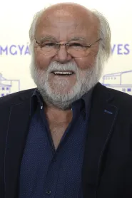 Péter Haumann as Felügyelõ in Twilight