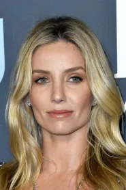 Annabelle Wallis as  in Mutiny