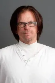 Troy Miller - Director in Beverly Hills Family Robinson