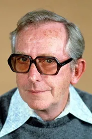 Lewis Gilbert - Director in The Spy Who Loved Me