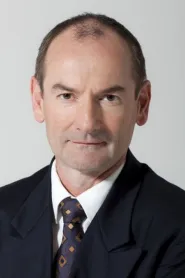 Lewis Fitz-Gerald as Paris P. Ogilvie in Pitch Black