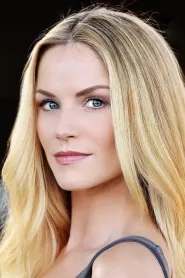 Ellen Hollman as Emily Blair in The Secrets of Emily Blair
