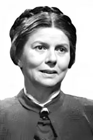 Olga Dickie as Gerda in Dracula