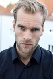 Mathis Landwehr as Joe in Immigration Game