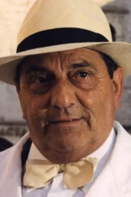 Gian as Nonno Antonio in Ho visto le stelle