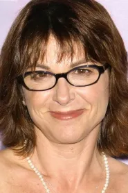 Dinah Manoff as Evelyn Whittacher in Welcome Home, Roxy Carmichael