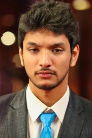 Gautham Ram Karthik as Veera in Iruttu Araiyil Murattu Kuthu