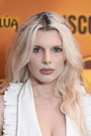 Julia Fox as Gloria in Night Always Comes