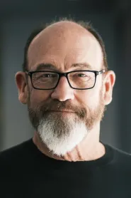 Chuck Russell - Regizor in The Mask