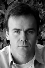 Patrick Toomey as Léonard in Arsène Lupin