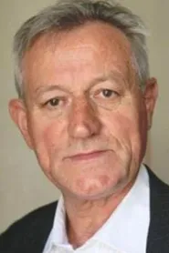 Jacques Mathou as Bob in Betty Blue