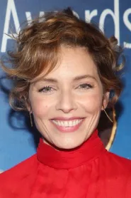 Mili Avital as Samantha Andrews in Kissing a Fool