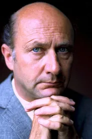 Donald Pleasence as Dr. Sam Loomis in Halloween: The Curse of Michael Myers