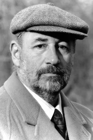 Philippe Noiret as Alfredo in Cinema Paradiso
