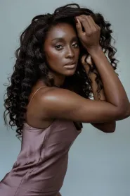 Courtnee Carter as Em in Anything's Possible