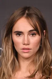 Suki Waterhouse as Ash in Future World