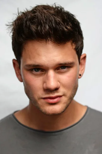 Jeremy Irvine - Acting Profile Photo