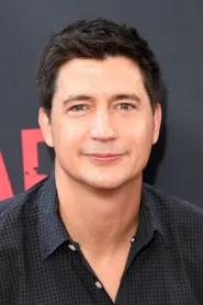 Ken Marino as Glenn Richie in The Ten