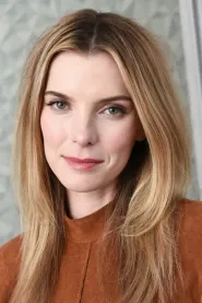 Betty Gilpin as Emmy Forester in The Tomorrow War