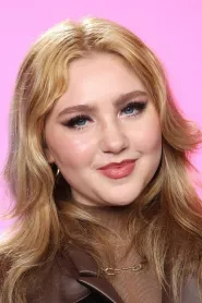 Ella Anderson as Rachel in Song Sung Blue