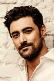 Kunal Kapoor as Joginder Singh Ahluwalia in Bachna Ae Haseeno