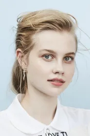 Angourie Rice as Holly March in The Nice Guys