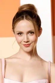 Iris Apatow as Charlotte in This Is 40