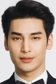 Nattawin Wattanagitiphat as Tee in Tee Yai: Born to Be Bad