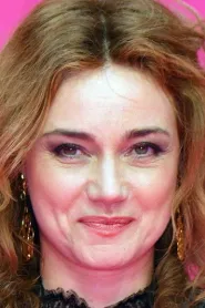 Marine Delterme as Laure in Fanfan