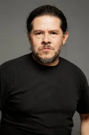 Jorge Zárate as Quirino in Nada que ver