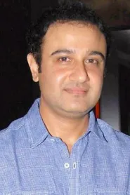 Vivek Mushran as Ved's Boss in Tamasha