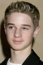 Scott Terra as Young Matt in Daredevil