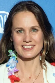 Eloïse Lang - Director in Dumped