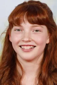 Emilia Maier as Ida Kronenberg in School of Magical Animals 3