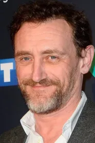 Jean-Paul Rouve as Louis Gassion in La Vie en Rose