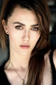 Madeline Zima as Emma Bartel in The Hand That Rocks the Cradle