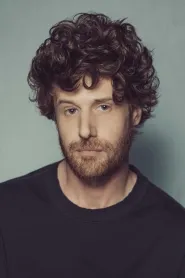 Eric Jungmann as Harold in Parallels