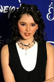 Farah Justiniani as Marisol in Sobreviviendo mis XV