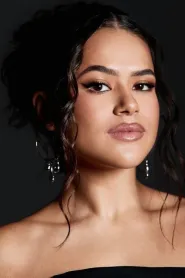 Maisa Silva as Vicenza in Double Dad