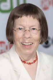 Linda Hunt as Shadout Mapes in Dune
