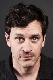 Tom Everett Scott as Matheson in Race to Witch Mountain