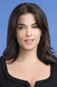 Annabella Sciorra as Annie Collins-Nielsen in What Dreams May Come