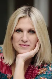 Andrea Bendewald as Wendy in Employee of the Month