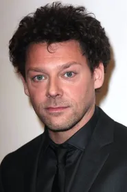 Richard Coyle as Dan in Franklyn
