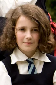 Adele McCann as Laurel in Cracks