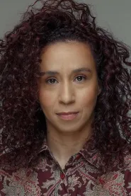 Thalita Carauta as Dialinda dos Santos in S.O.S.: Women to the Sea