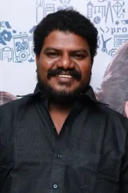 Aadukalam Murugadoss as Giri in Saani Kaayidham