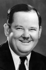 Oliver Hardy as Ollie in Scram!