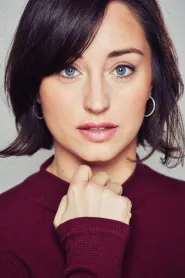 Andrea Trepat as Becaria Lili in 100 Meters